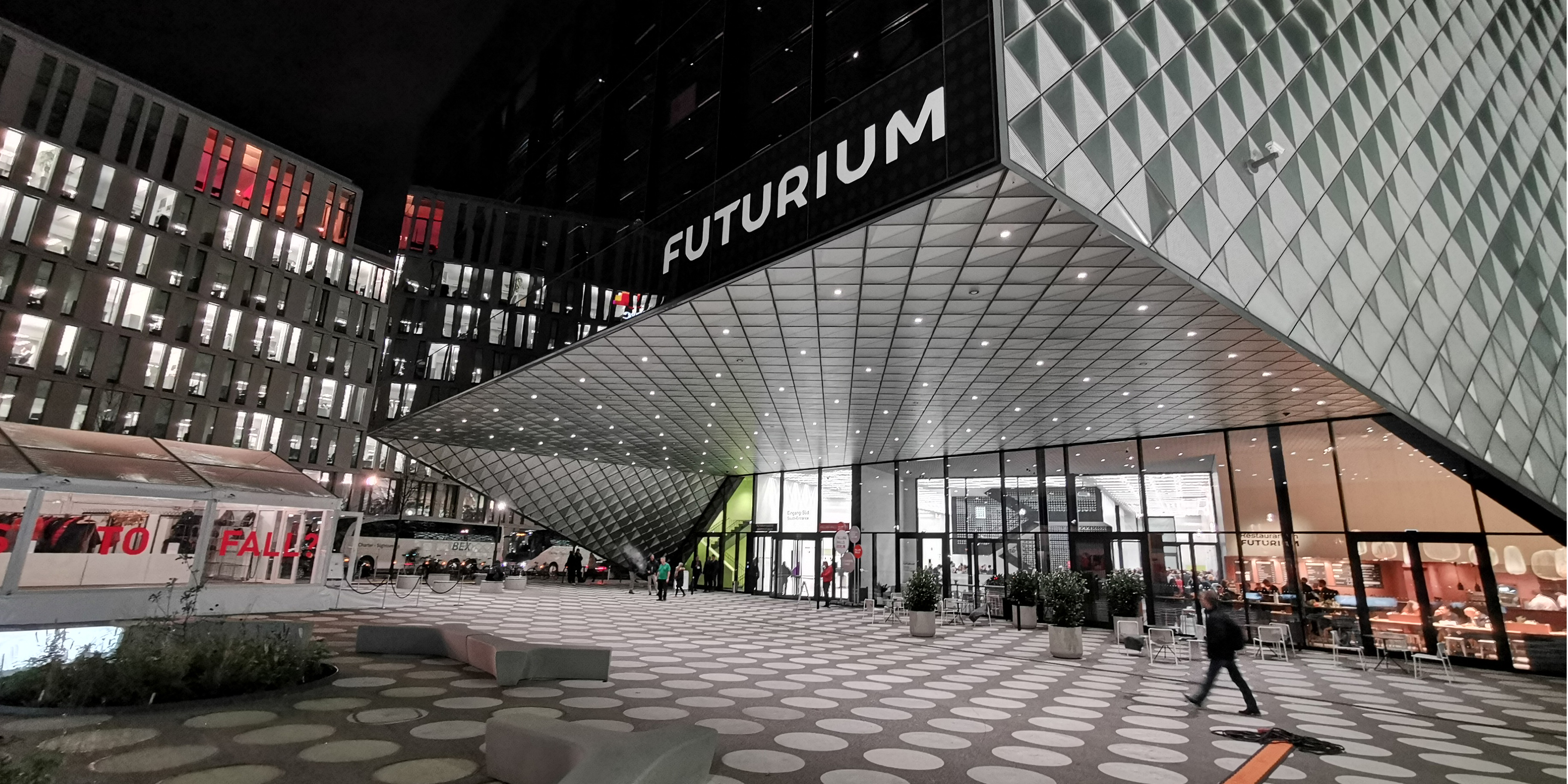 Foto des Eingangsbereiches vom Futurium